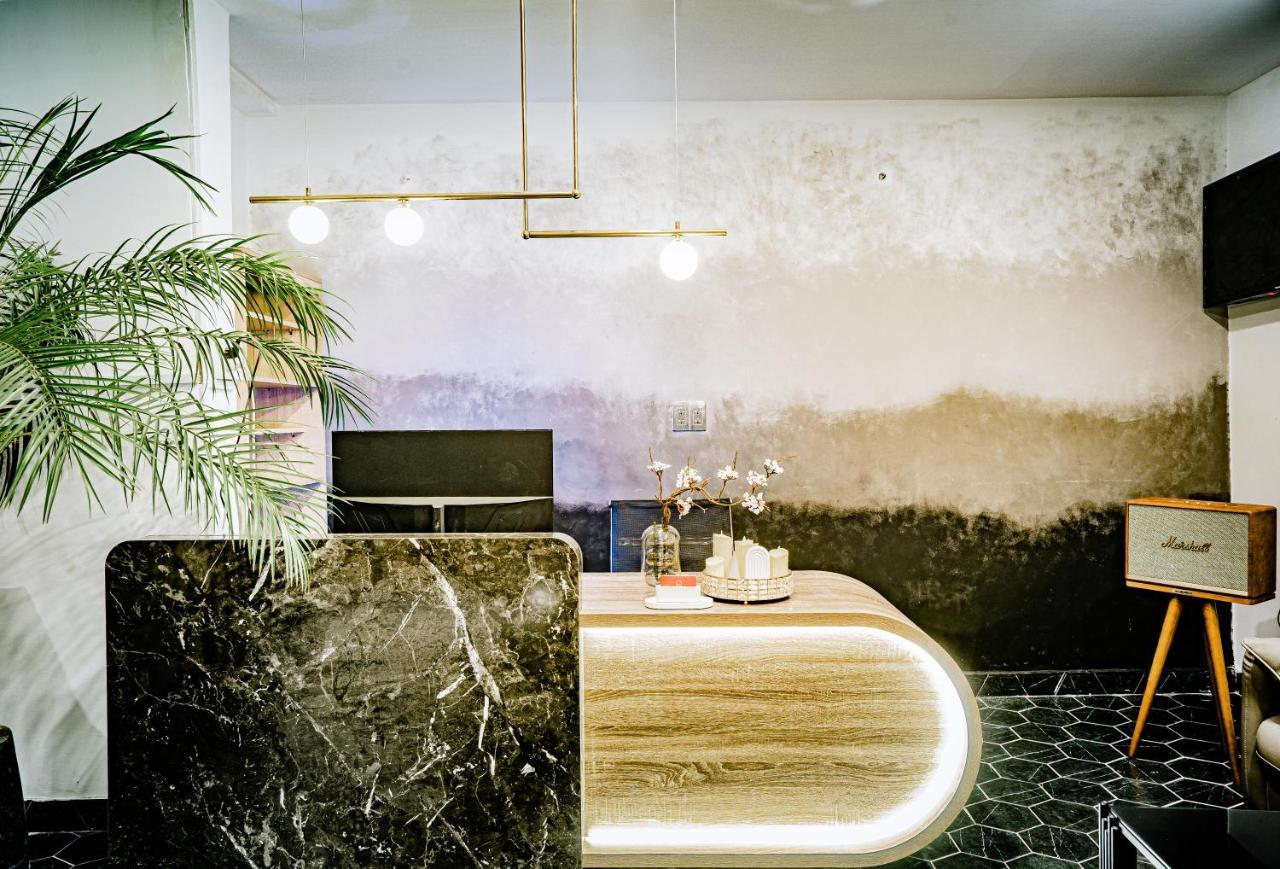 Mint Hotel Bui Vien Q1 Хошимин Екстериор снимка