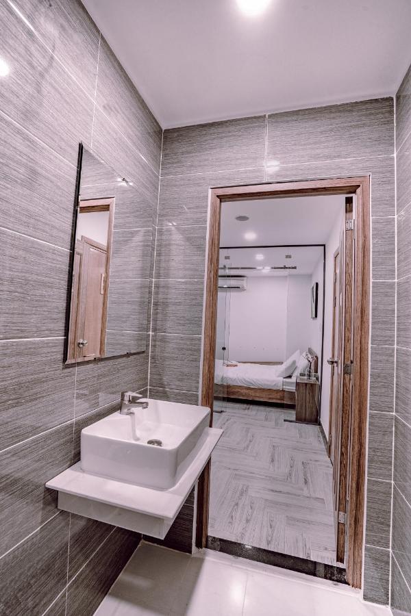 Mint Hotel Bui Vien Q1 Хошимин Екстериор снимка